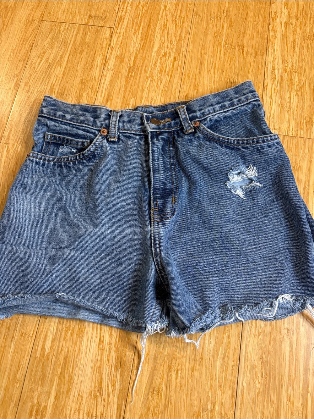 Miss Selfridge Vintage Vibe Blue Distressed Denim Heart Pocket Shorts Size 28 - Picture 2 of 6